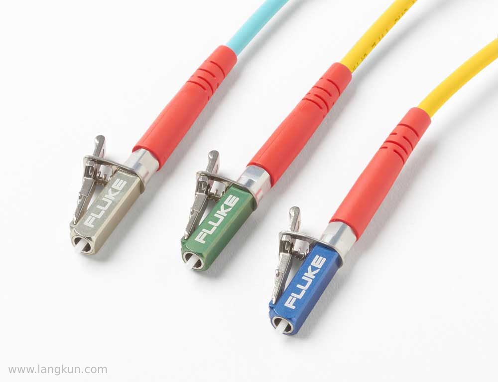 Fluke Networks 金属液晶连接器安装在光纤测试参考线上